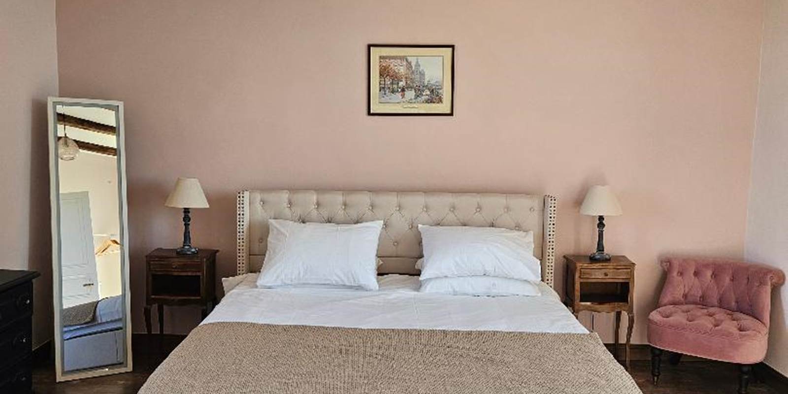 LB 2 Dusky room