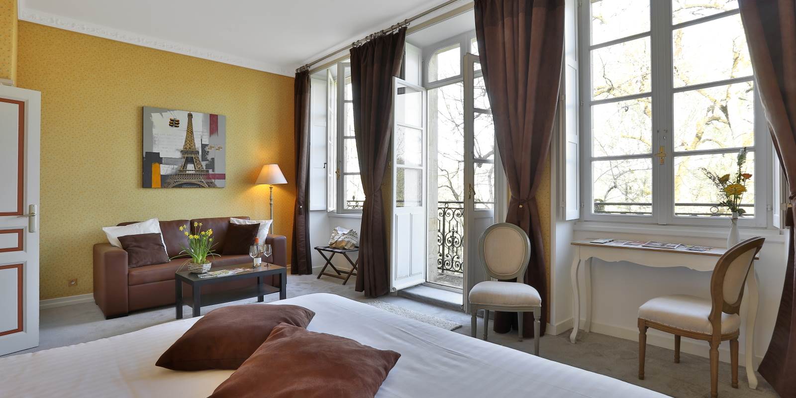 Chambre Jonquille château 7 avec balcon de 2 à 4 personnes en canapé-lit