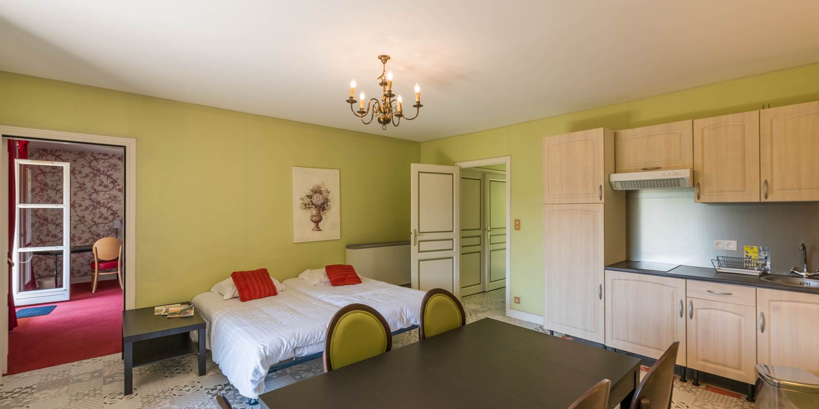 Junior suite et gîte de charme 35/36 avec 2 couchages lit 90 dans salon séjour