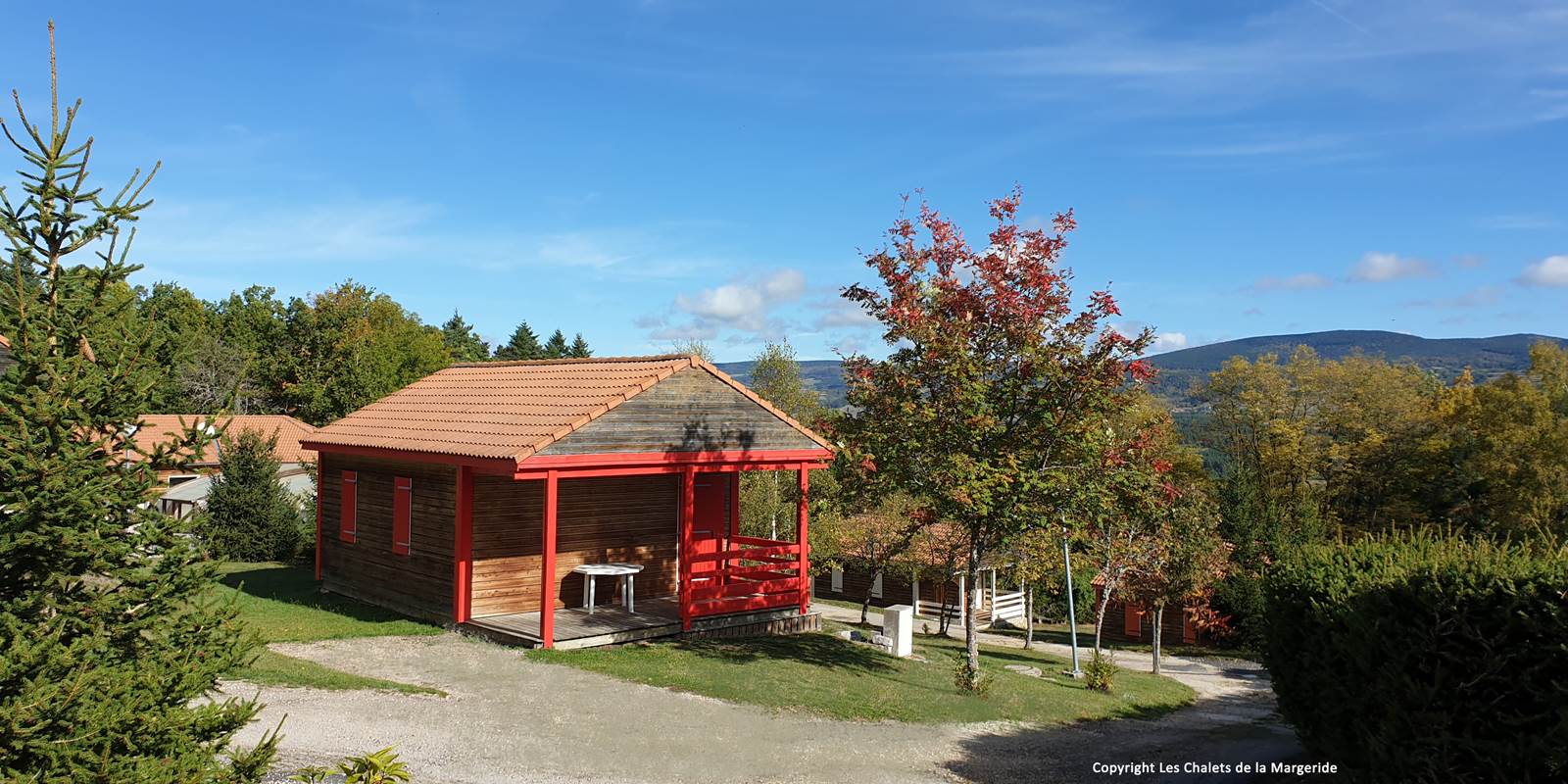 Les chalets sont accessibles en voiture pour la gestion de vos bagages