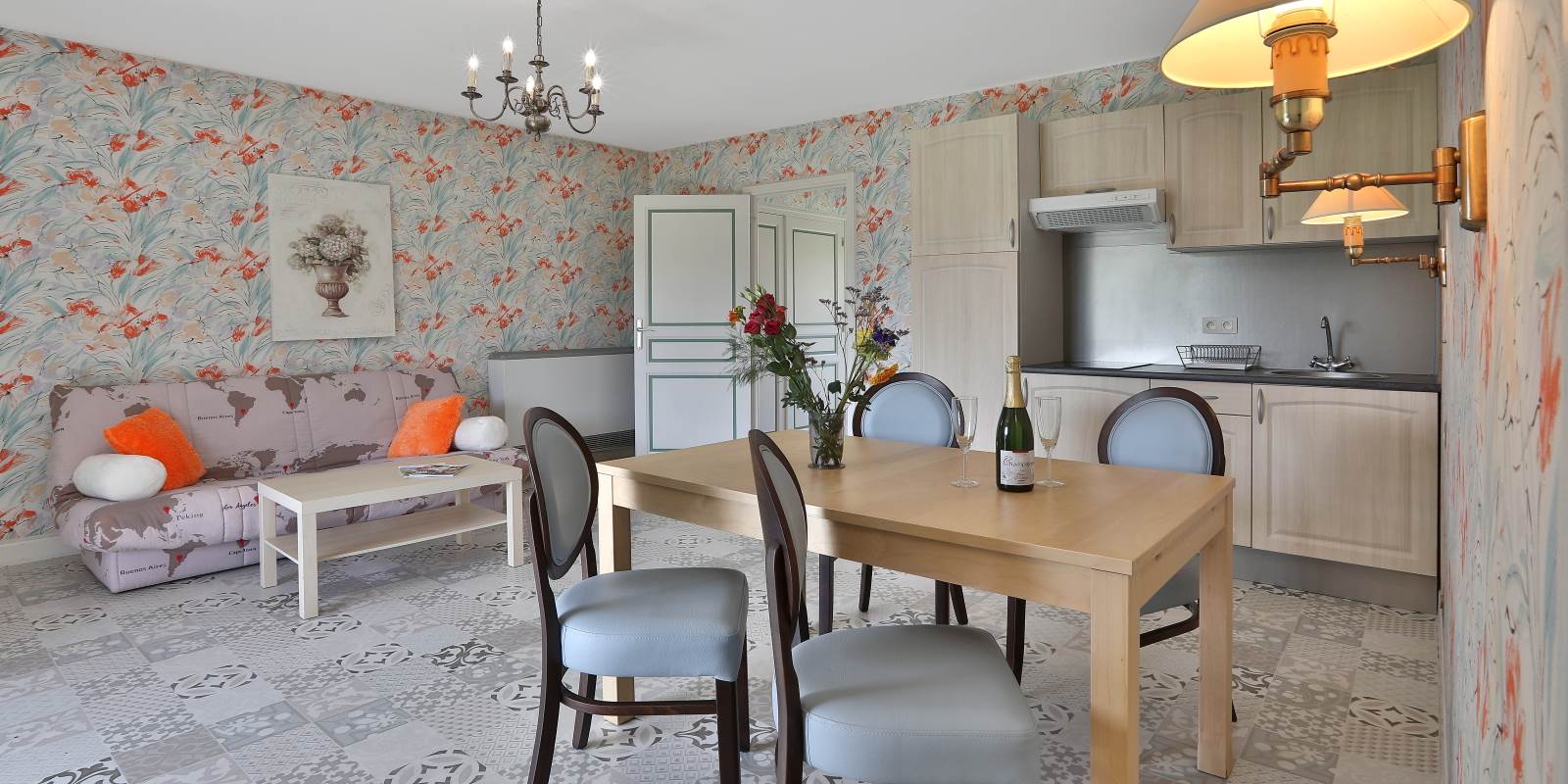 Gîte Junior Suite Gentilhommière 31-32 de 2 à 6 personnes - Cuisine séjour possibilité 2 couchages clic-clac