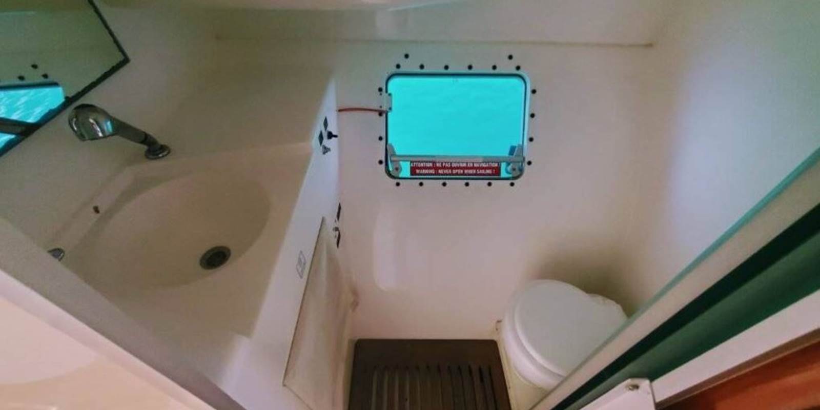 SALLE D'EAU ET TOILETTES