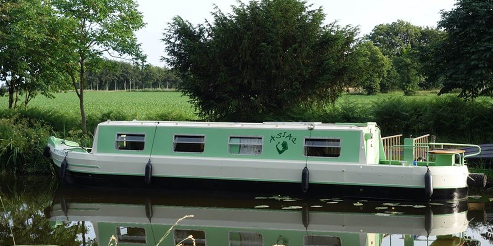 Narrow Boat Asiaq, Hébergement insolite sur l'eau