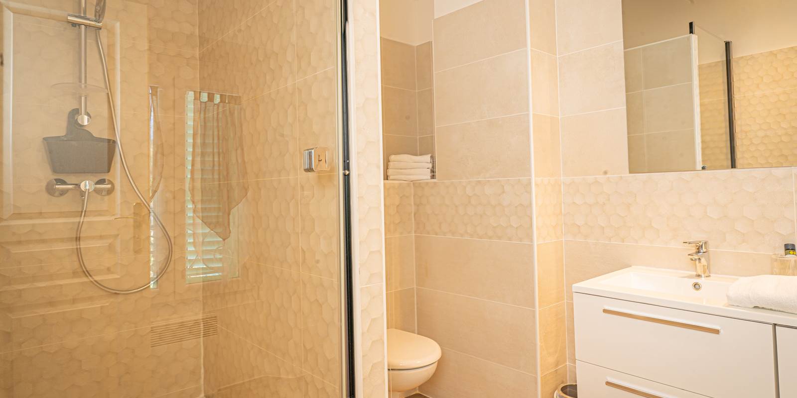 SDB 1 CAMELIA  2022 04-min