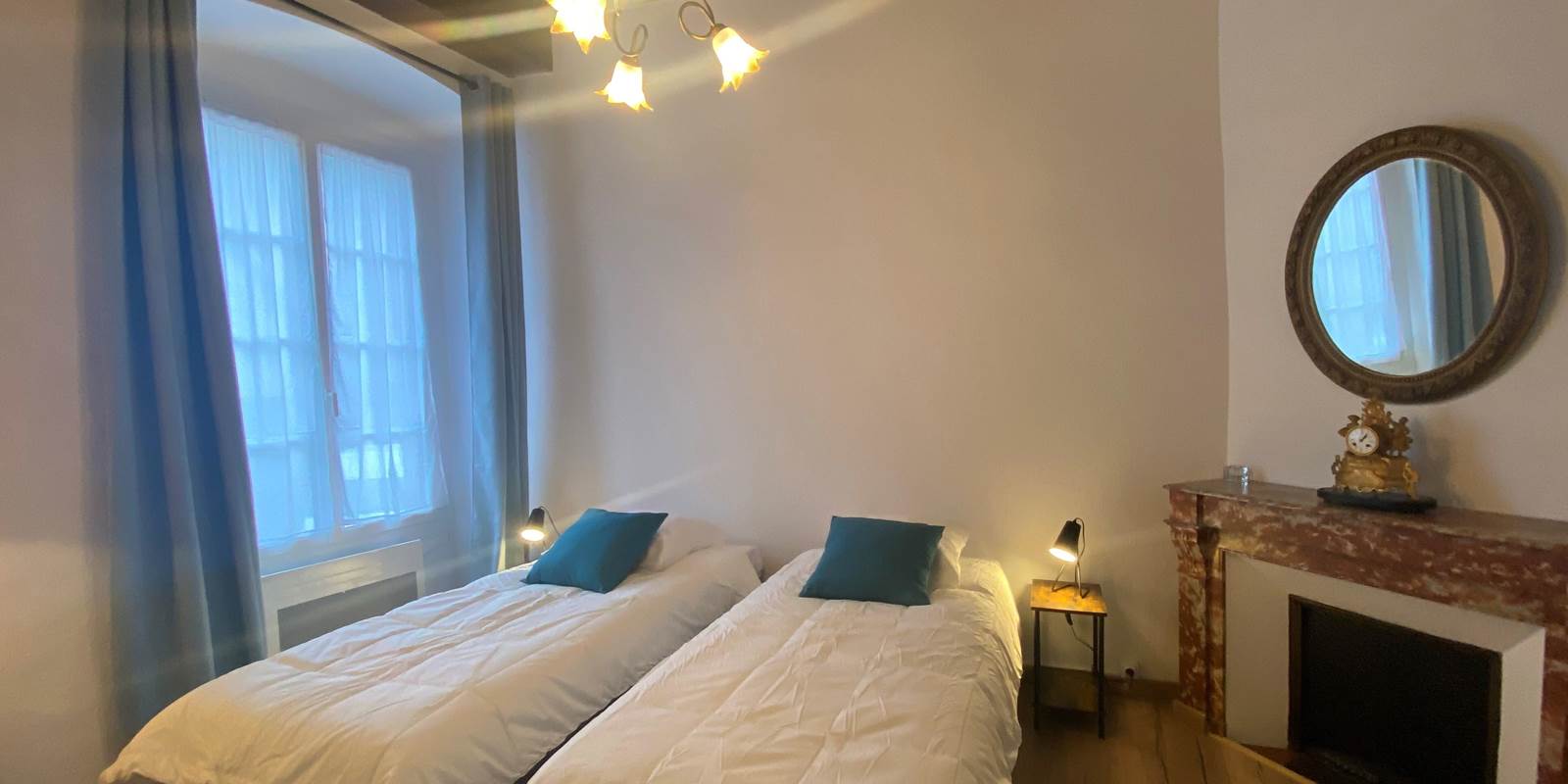 chambre 2 lits en 90 maison St Jacques