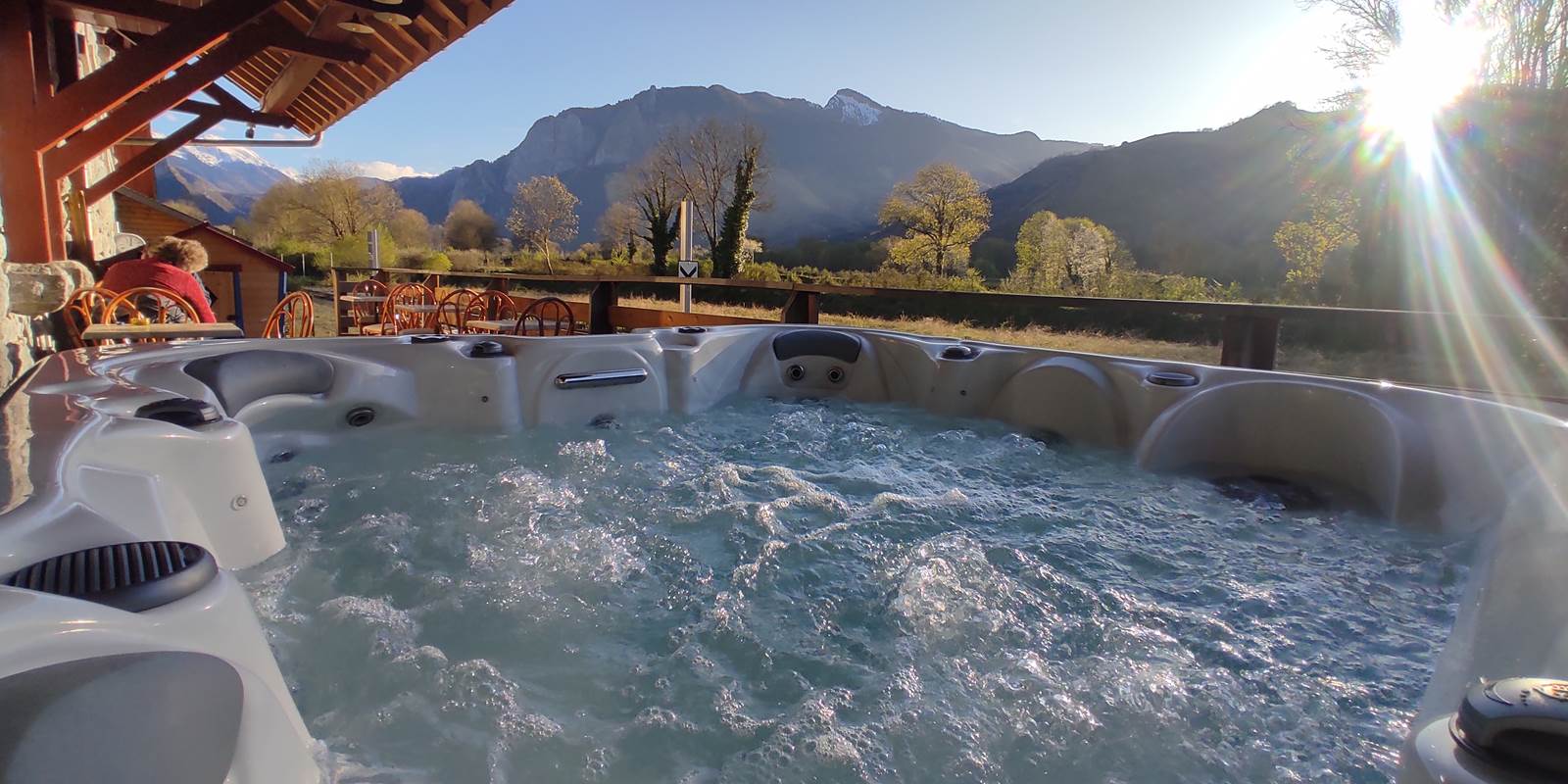 TERRASSE JACUZZI AU SOLEIL