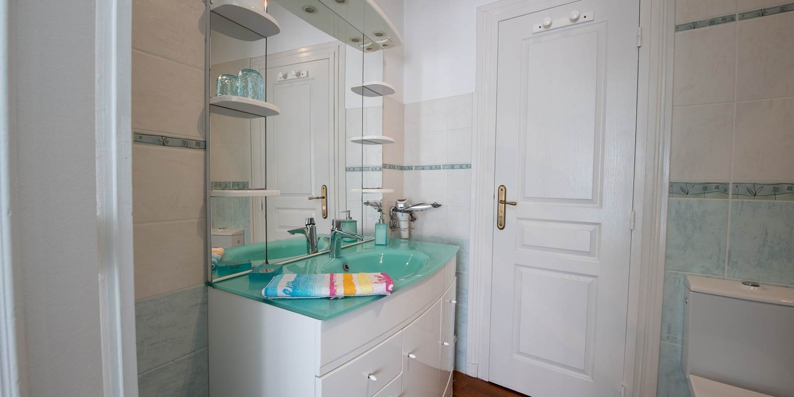 Chambre Aspe - Salle d'eau moderne et confortable