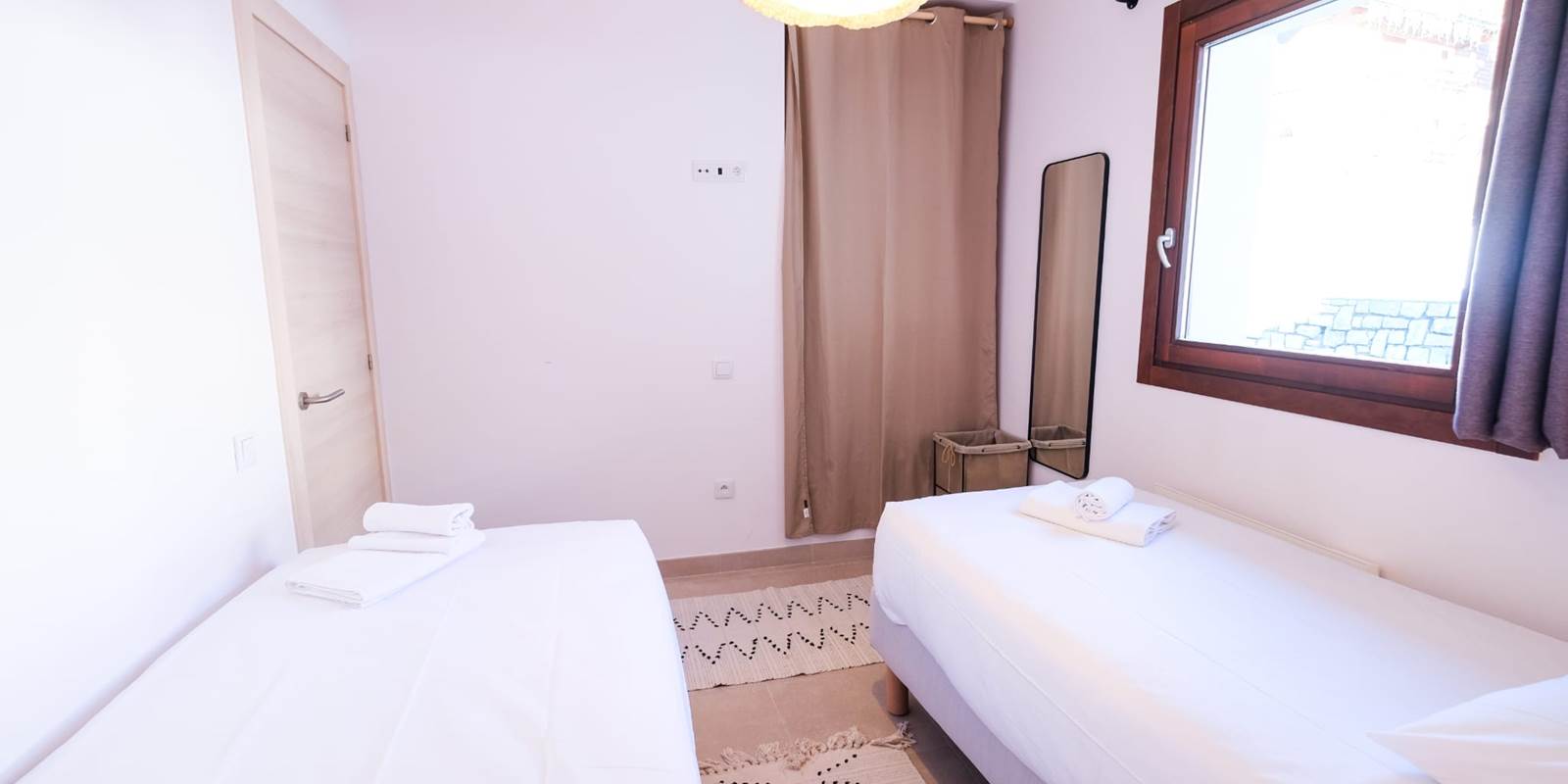 33d07221-837d-4cf4-bc00-2bb20bb7294b