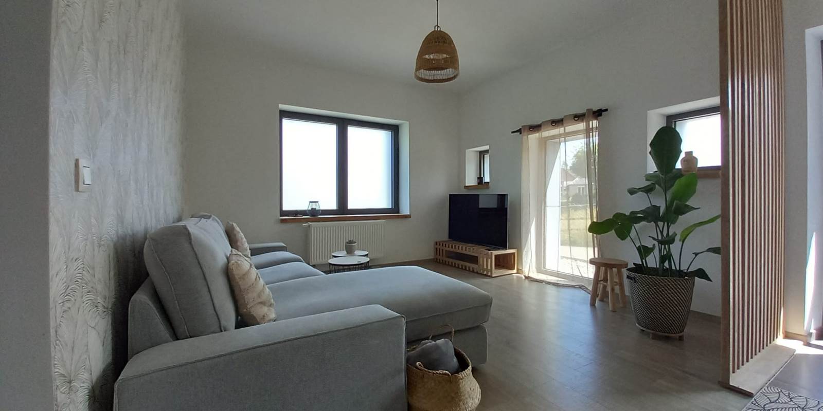 Salon. Au regard du pré