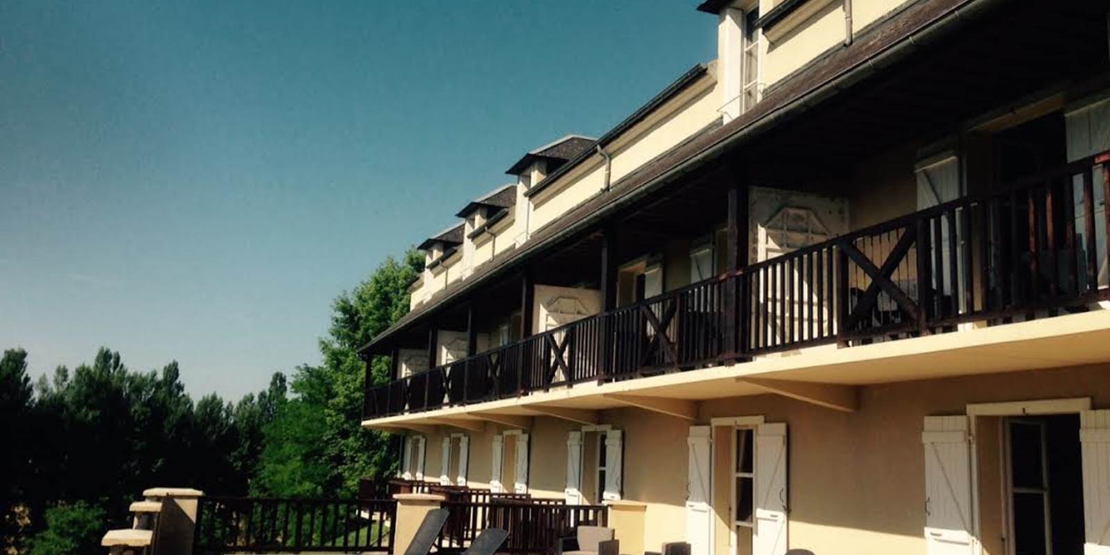 Gîte Junior Suite terrasse annexe côté piscine 29/30