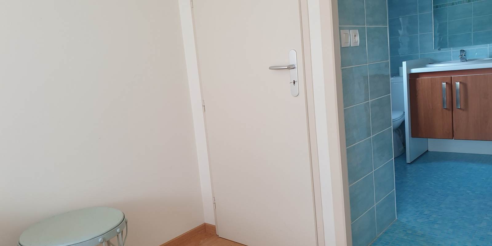 Chambre 2 placard et salle d'eau 2