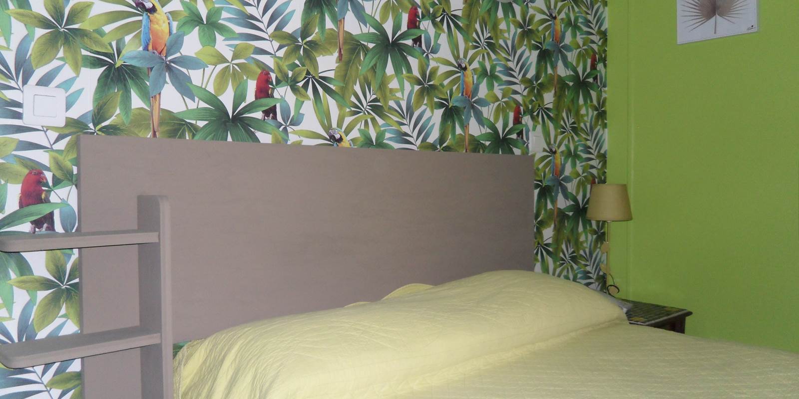 Chambre grand lit côté cour Paris 6