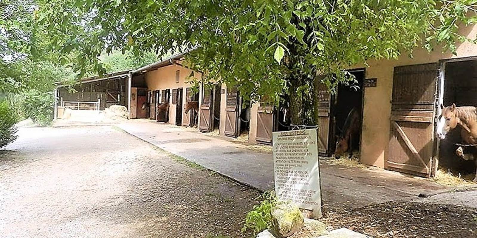 Les écuries(1)