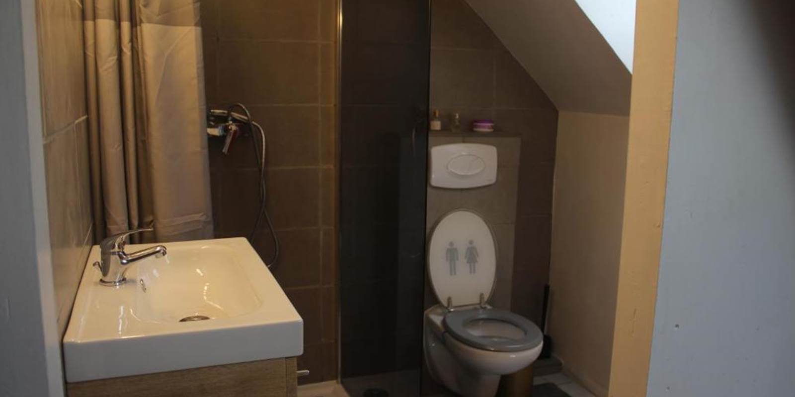 CHAMBRES-GUEBWILLER-Studio-4-Personnes-Salle-de-Bain