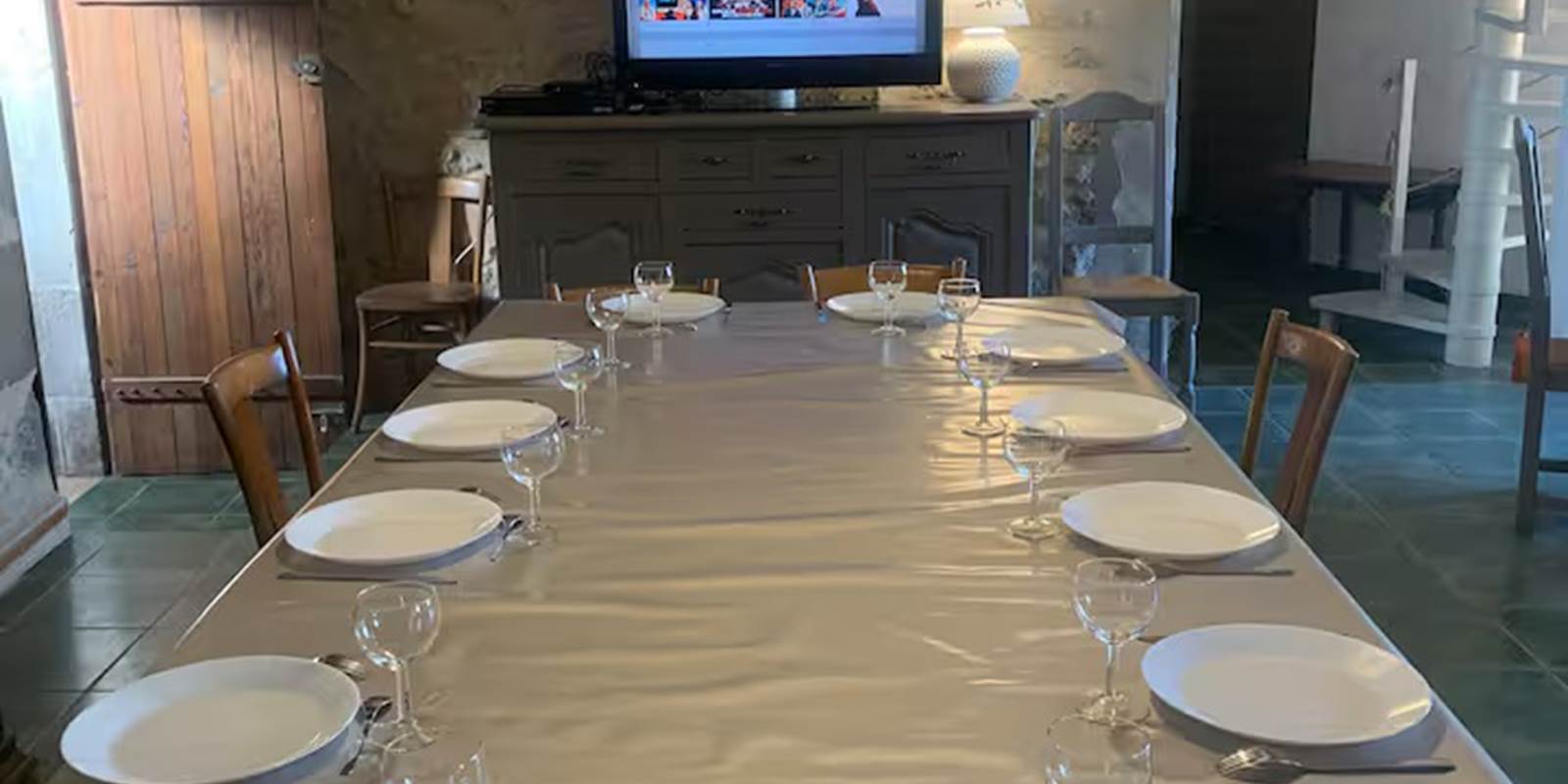 Table 15 personnes