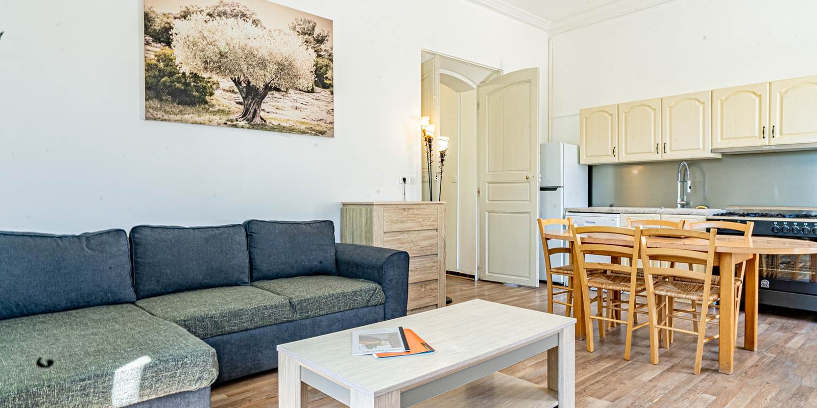 SALON PAPY 2 2022 04-min