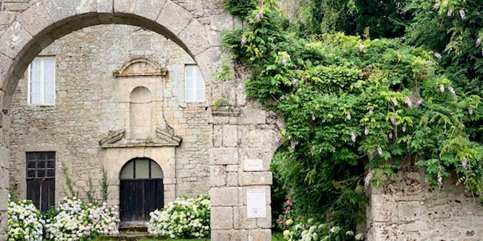 Jardin Médiéval en fleurs