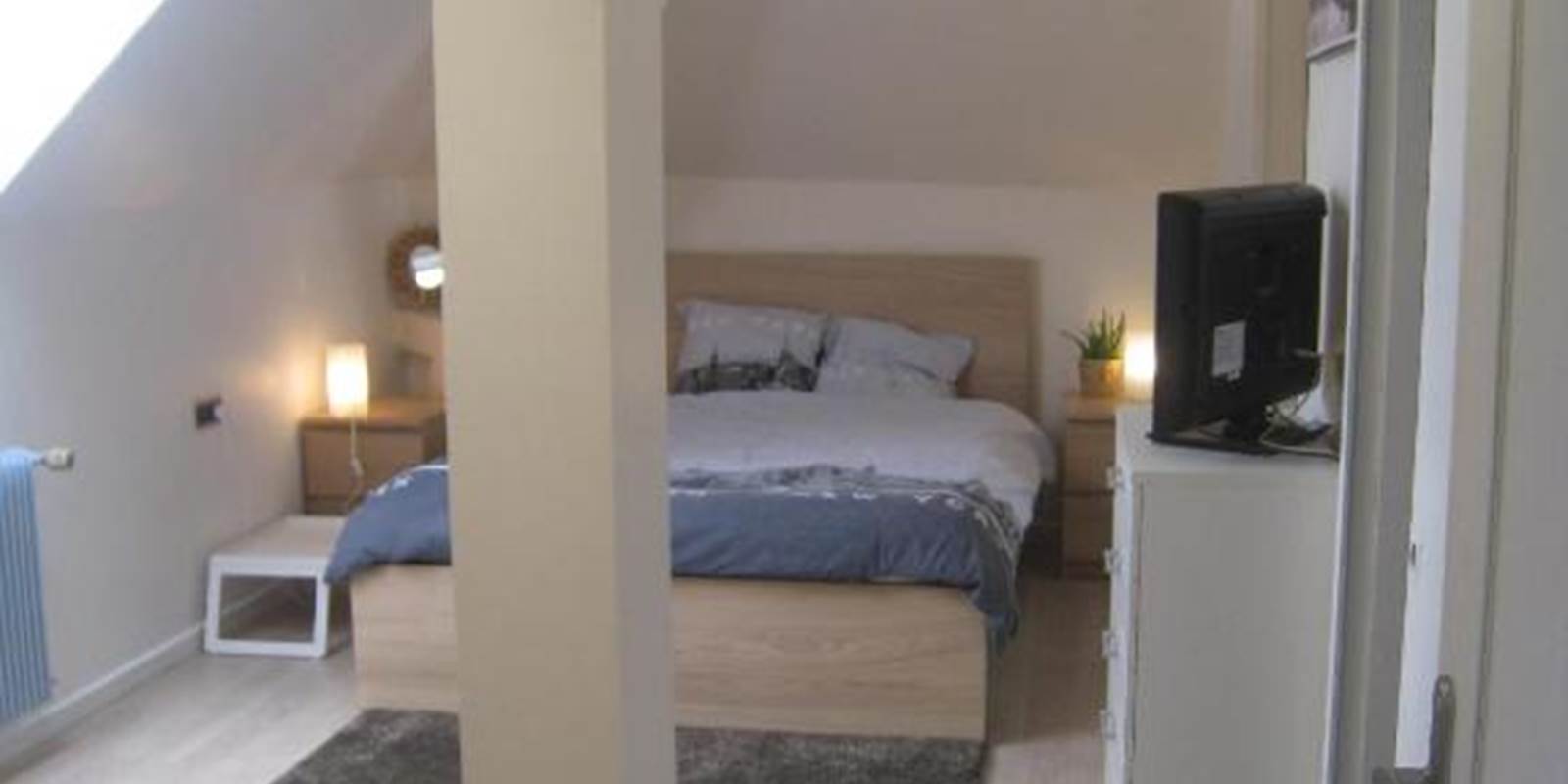 CHAMBRES-GUEBWILLER-Chambre-Double-avec-Salle-de-Bains-Privative-2-personnes-La-Chambre