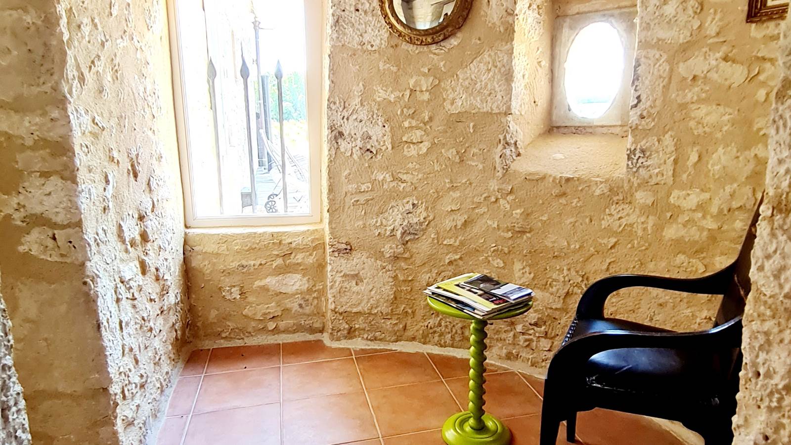 sas donnant sur salon et pièce à vivre