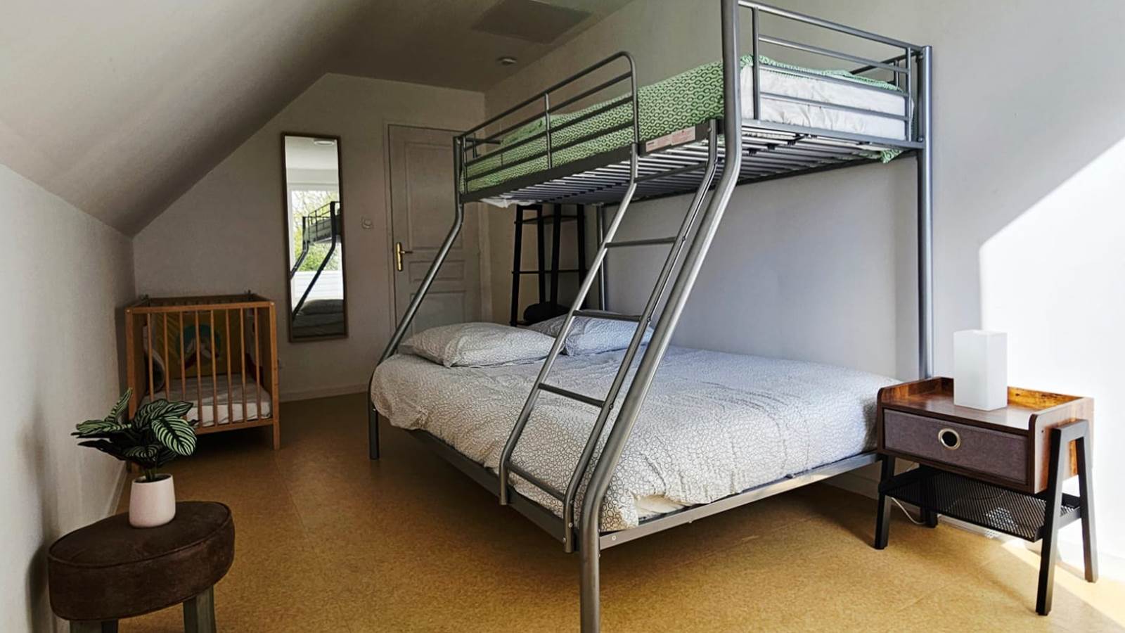 Chambre 3 avec lit bébé