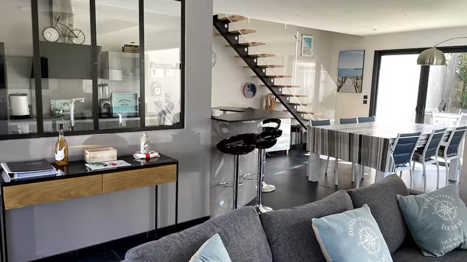 ff7aebd5-5035-4c1e-babe-313e8146667b