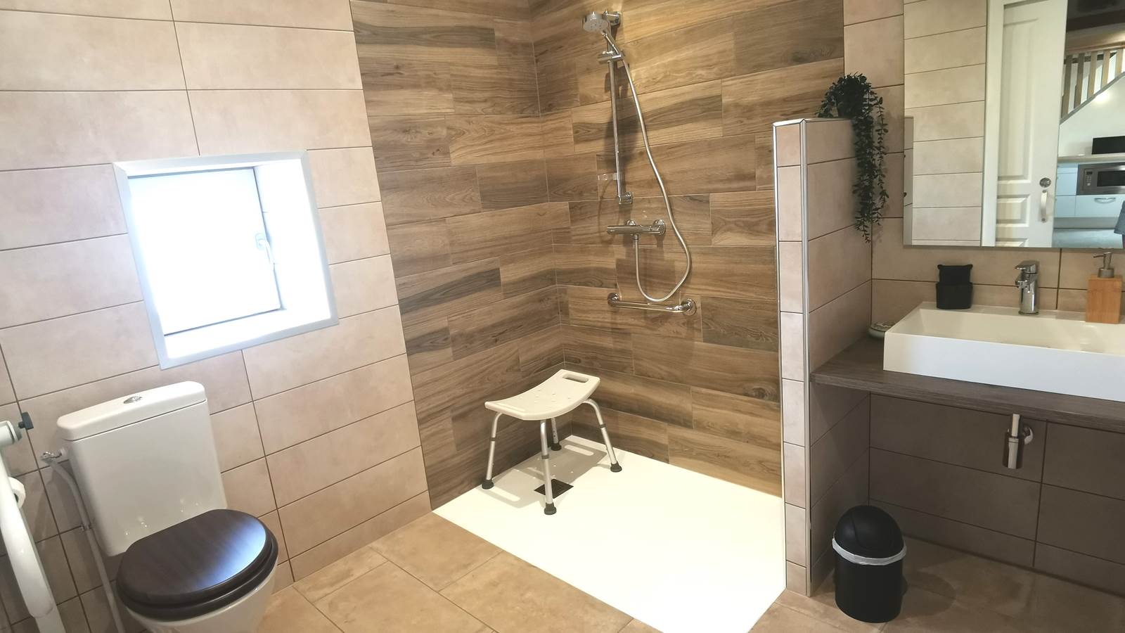 SdB adaptée tout handicap - Gîte de l'Espinasse