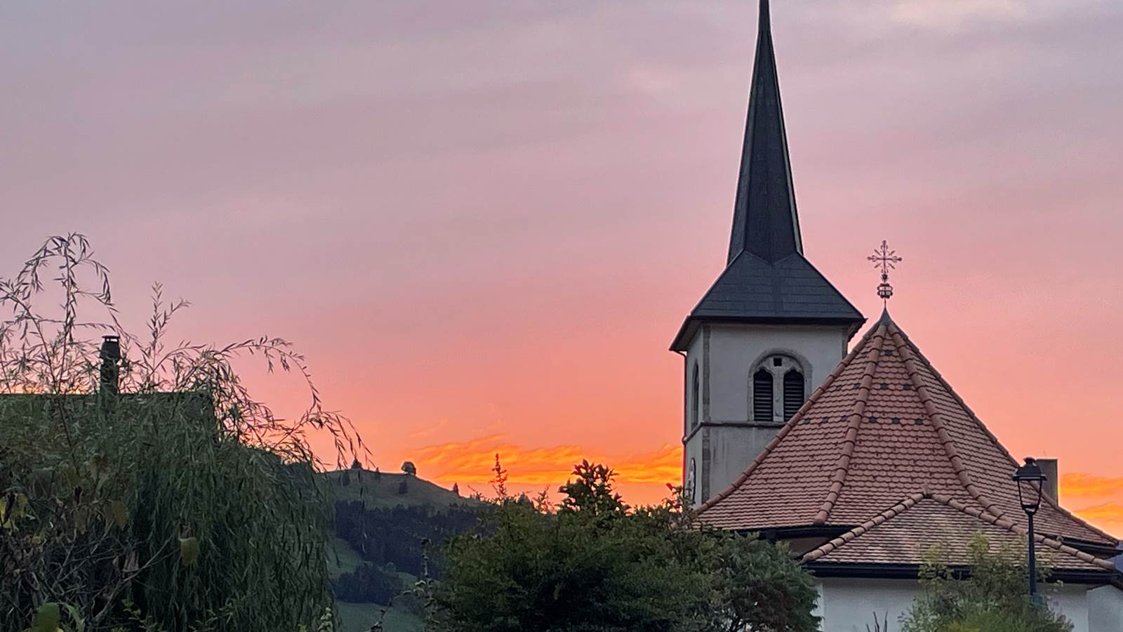 Eglise au coucher du soleil Septembre