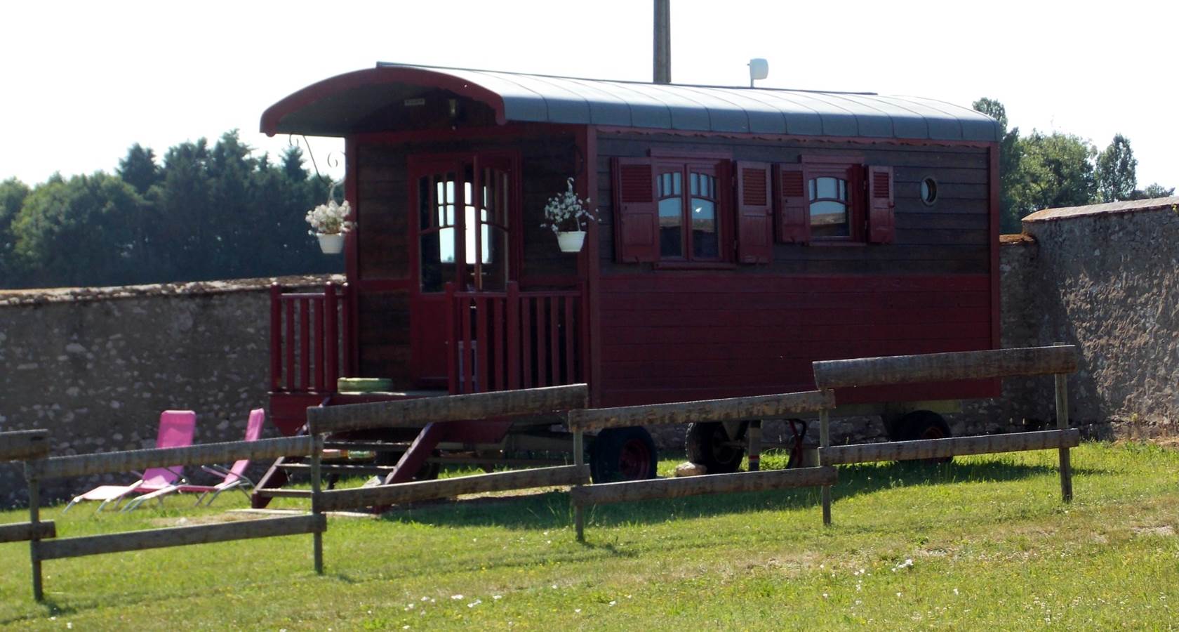 Domaine du Gué du Roi Roulotte du Gué du Roi