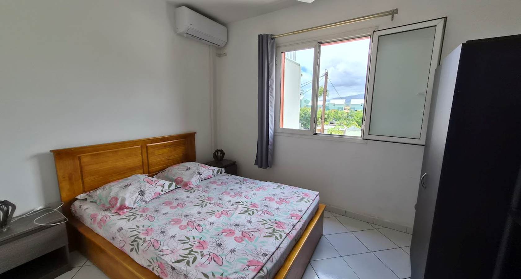 chambre sur impasse, climatiseur, ventilateur plafond