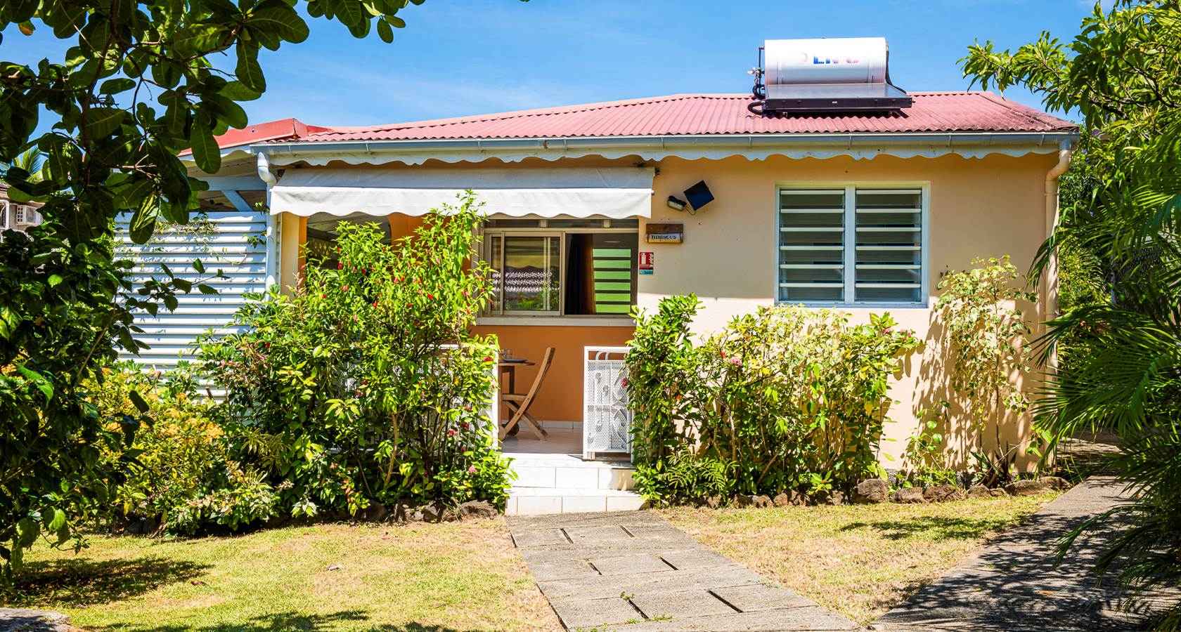 HIBISCUS, votre petit cocon pour 2 personnes à Deshaies GUADELOUPE