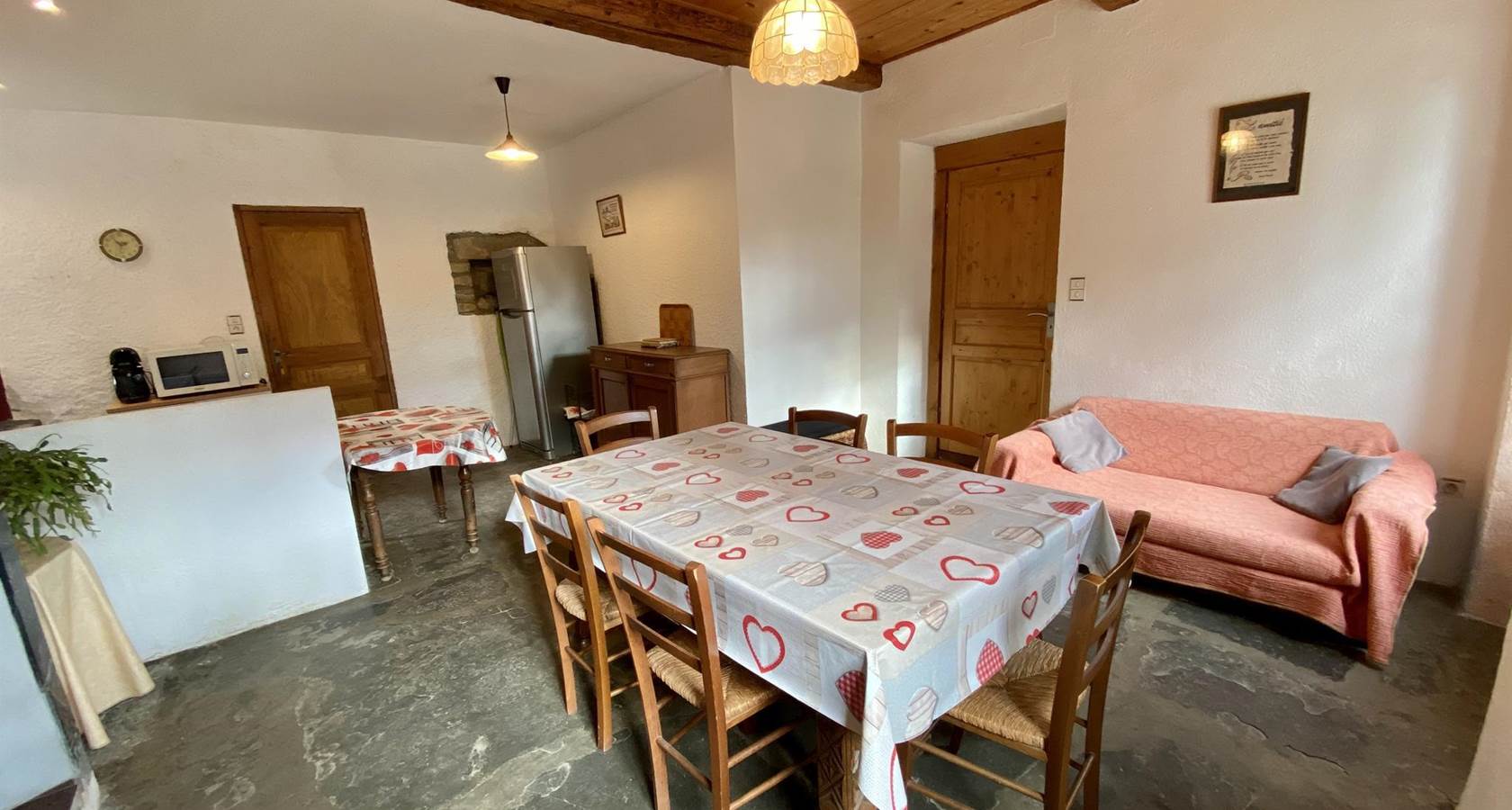 Château Villemagne gîte 336 salon cuisine