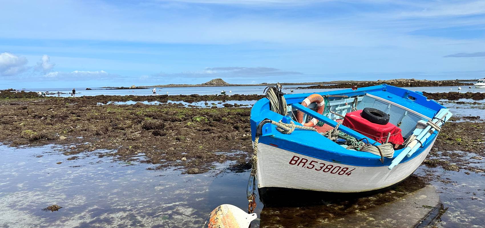 Bateau à Portsall à marée basse