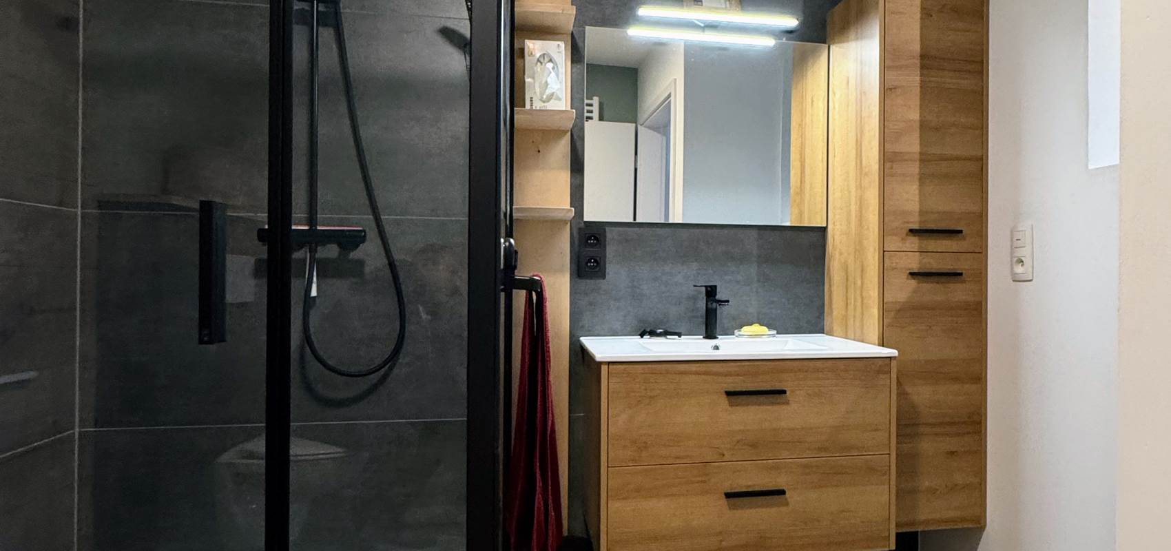 Salle de bain privative de la chambre 1