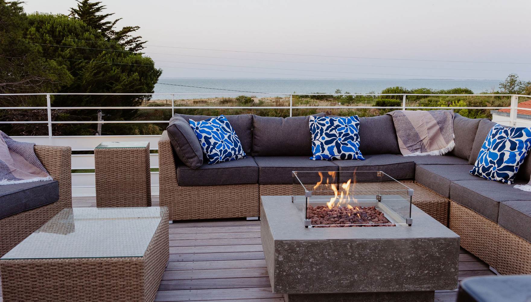 TERRASSE VUE MER DE NUIT XO 17