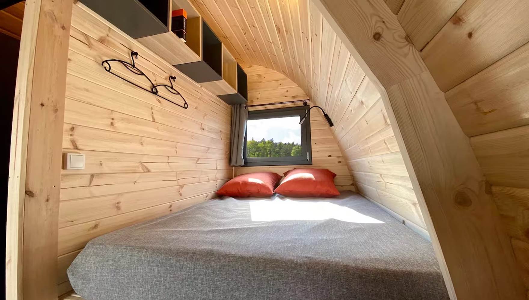 107647e1-b8bb-4a99-a6ba-aff99e564af3