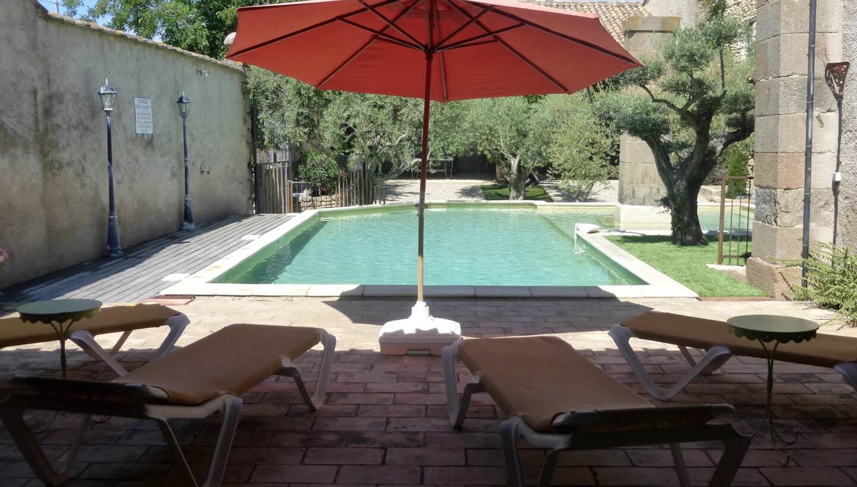 Barbecue dans la cour du gîte