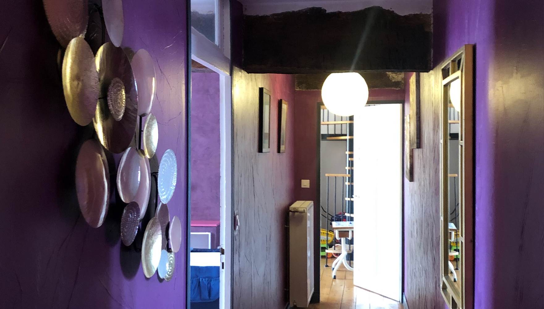 couloir desservant les chambres au rdc