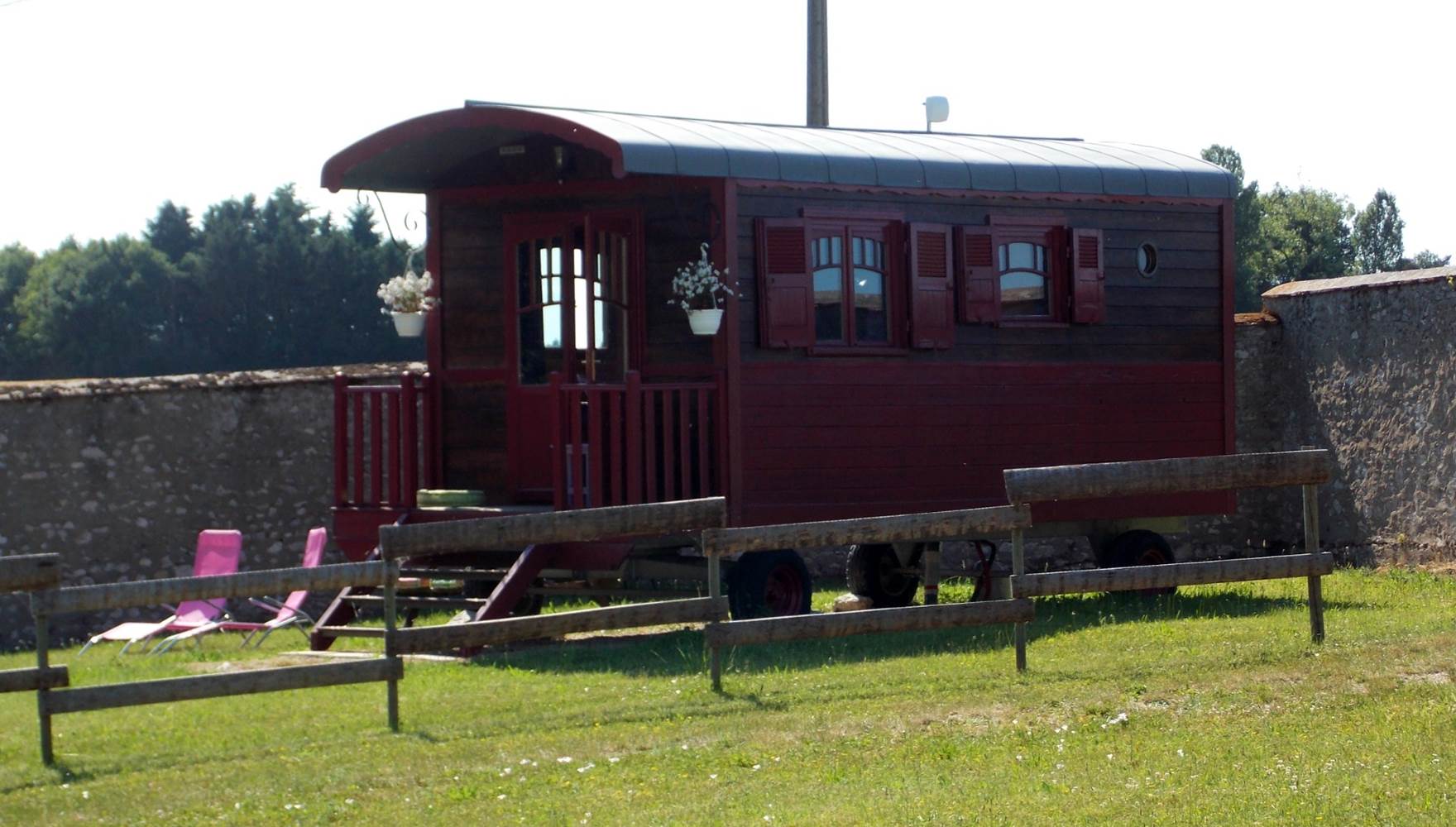 Domaine du Gué du Roi Roulotte du Gué du Roi