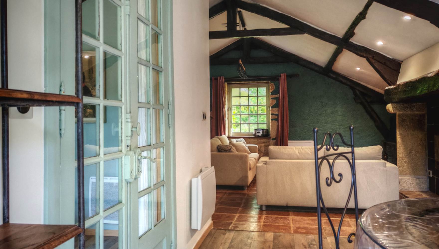 IMG-lepigeonnier-coinrepas-sejour_1