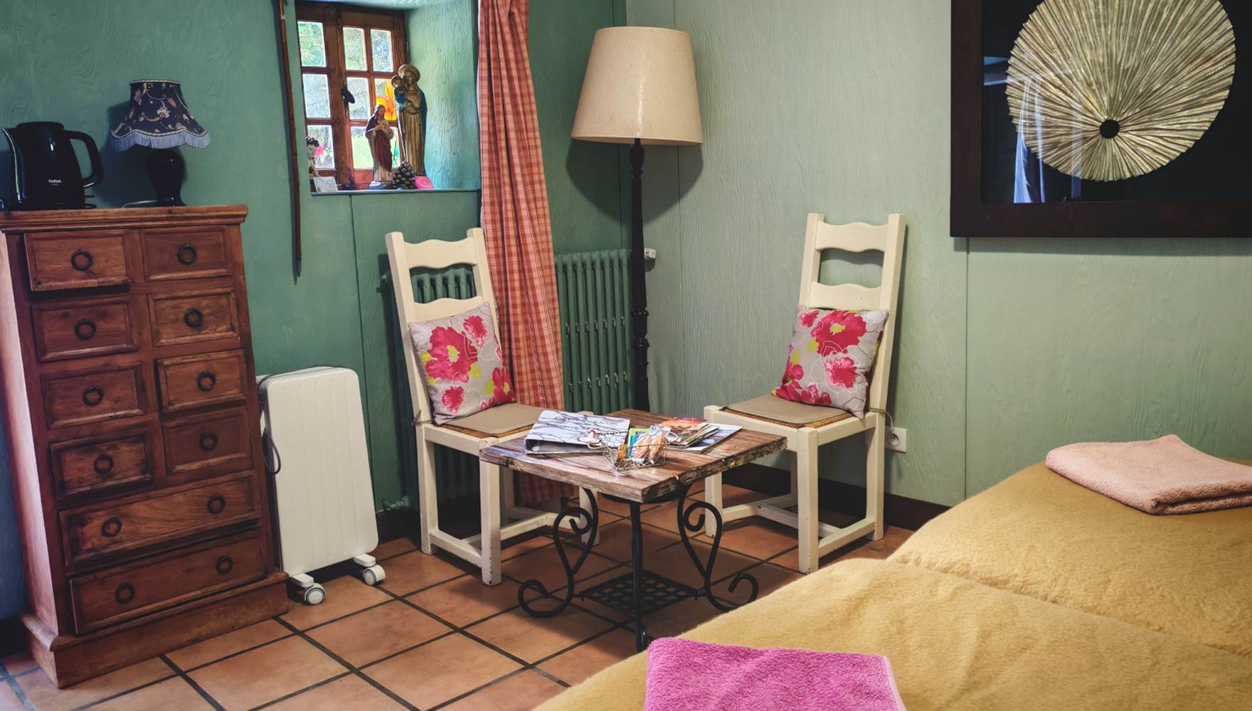 IMG_lepelerin-chambre-coinsejour_2