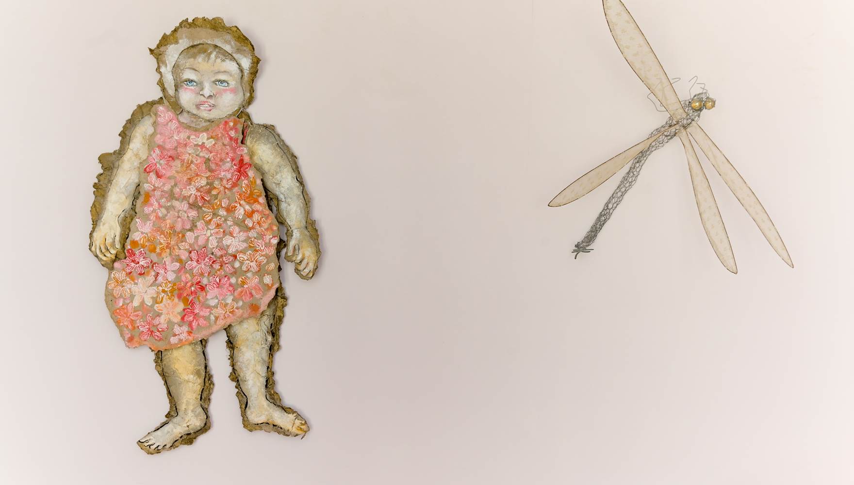 Oeuvres d'art et objets de curiosités s'invitent dans la chambre Rose