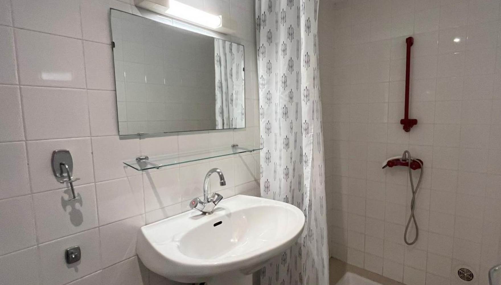 Château Villemagne gîte 1332 Salle d'eau n°2