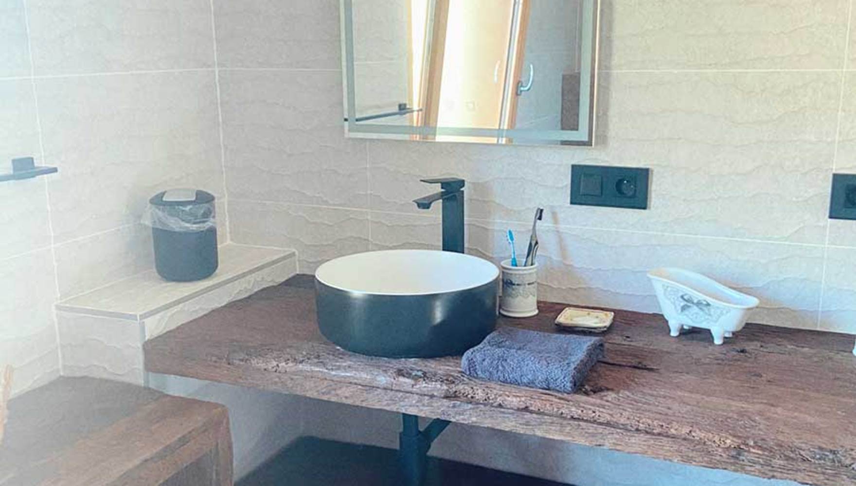 Salle-de-bain-chalet-Sommand-Les-Carroz-de-Mary-v