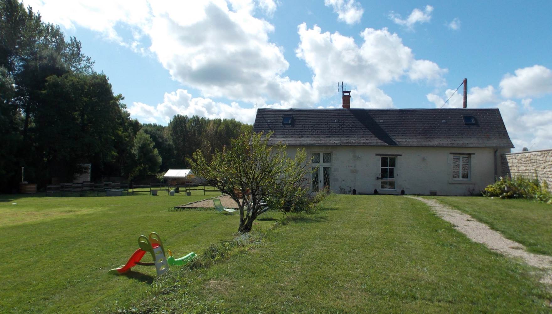 Domaine du Gué du Roi Chapelle du Gué du Roi Parc