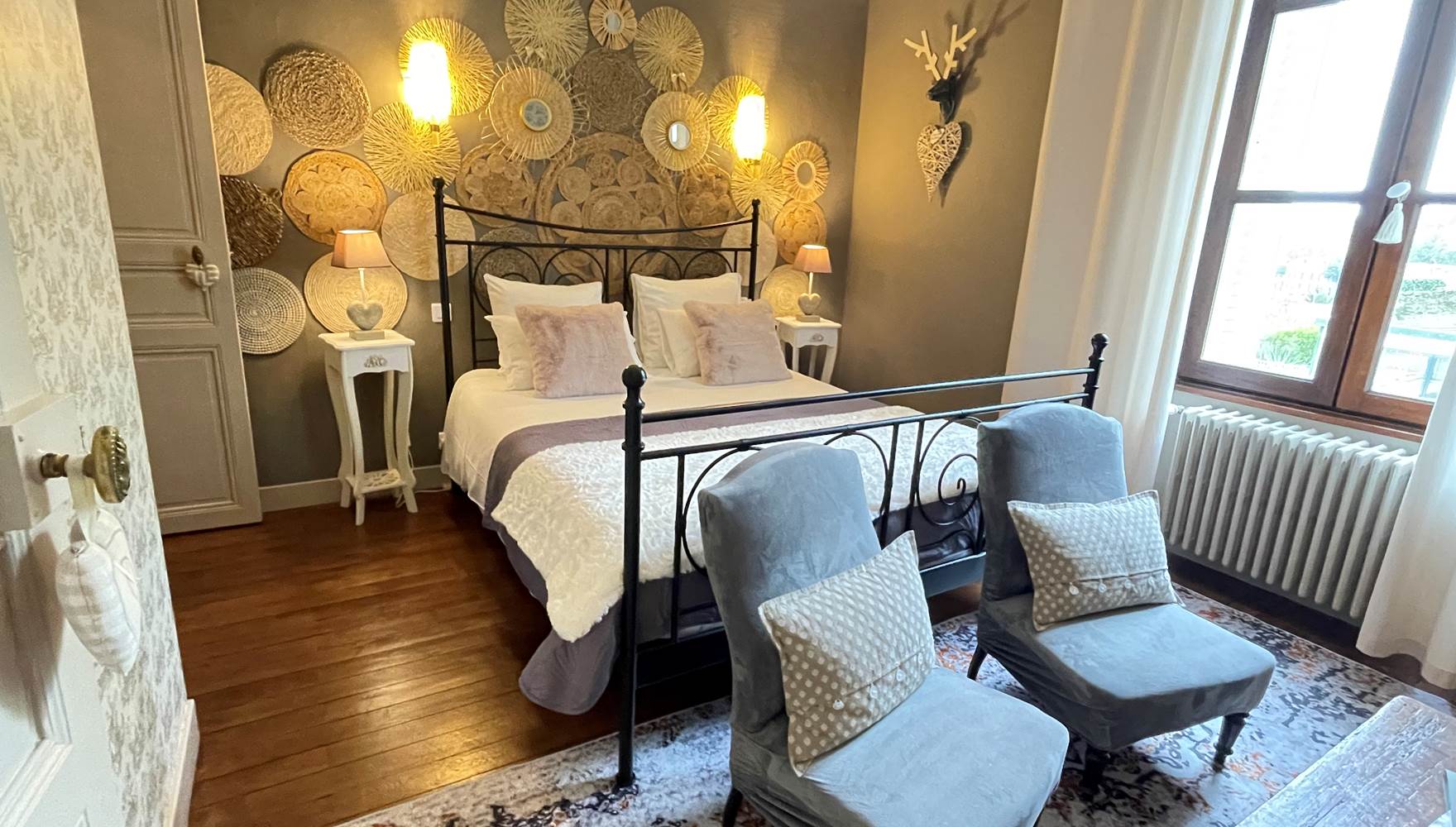 chambre jeanne vue vers le lit