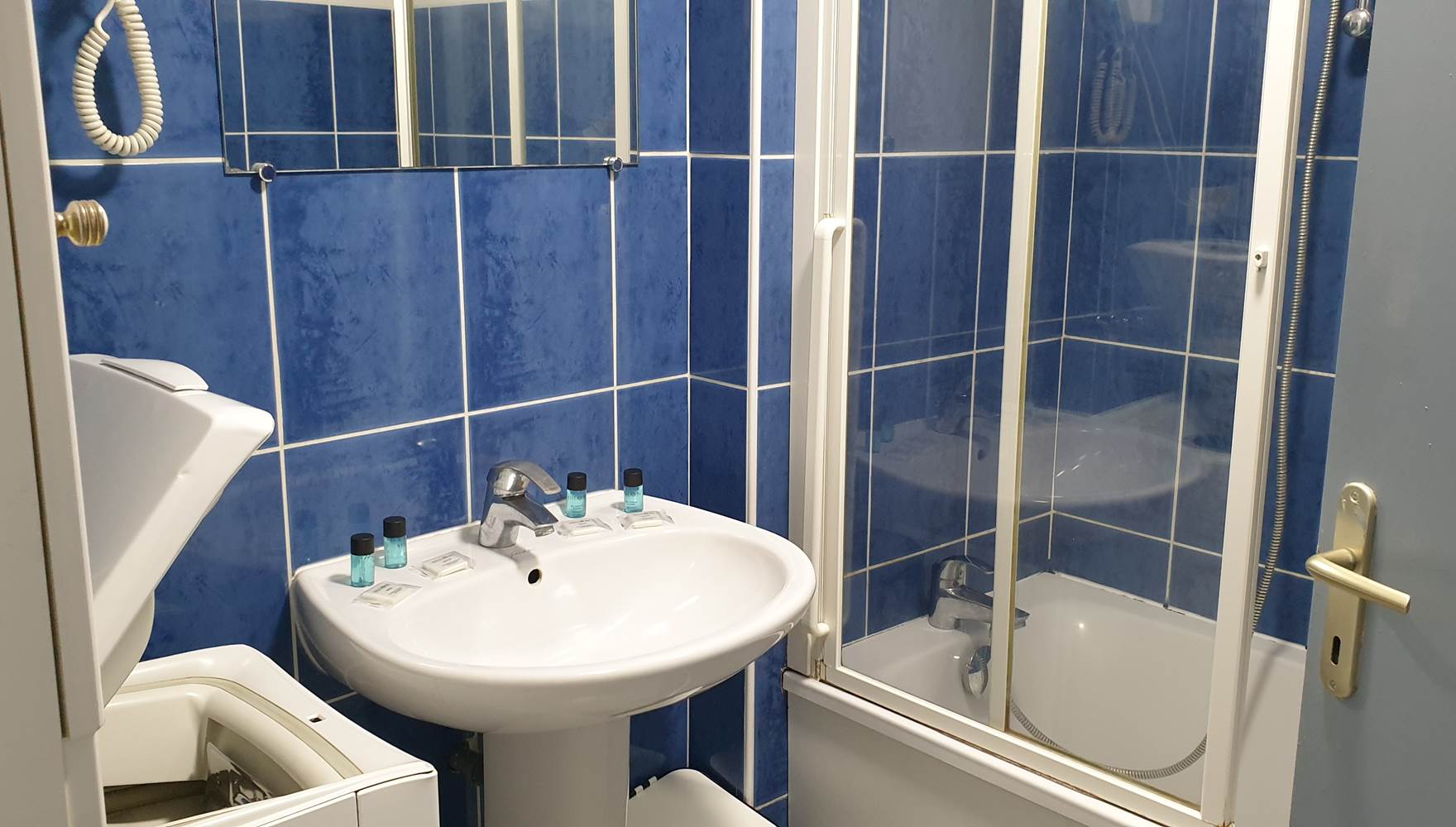 APPARTEMENT 1ER ÉTAGE AVEC TERRASSE 4+2 PERS