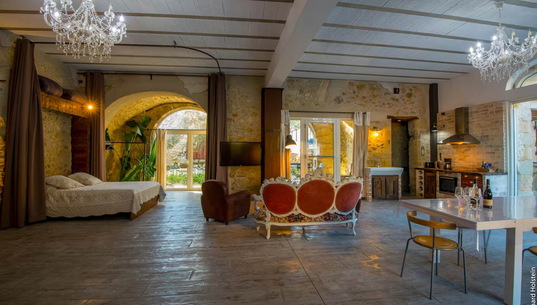 Intérieur du loft lumineux