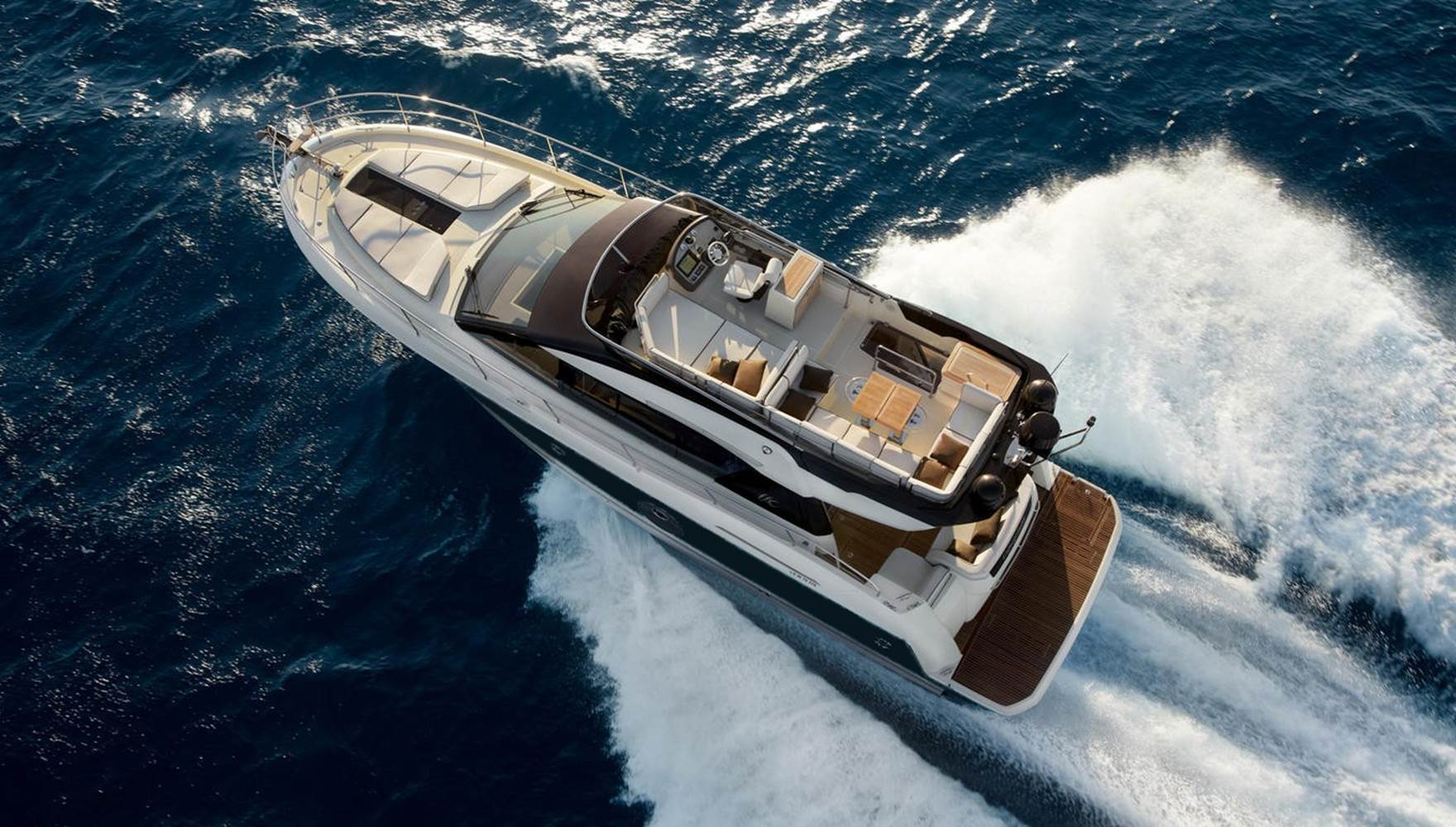 beneteau MC5 flybridge 2