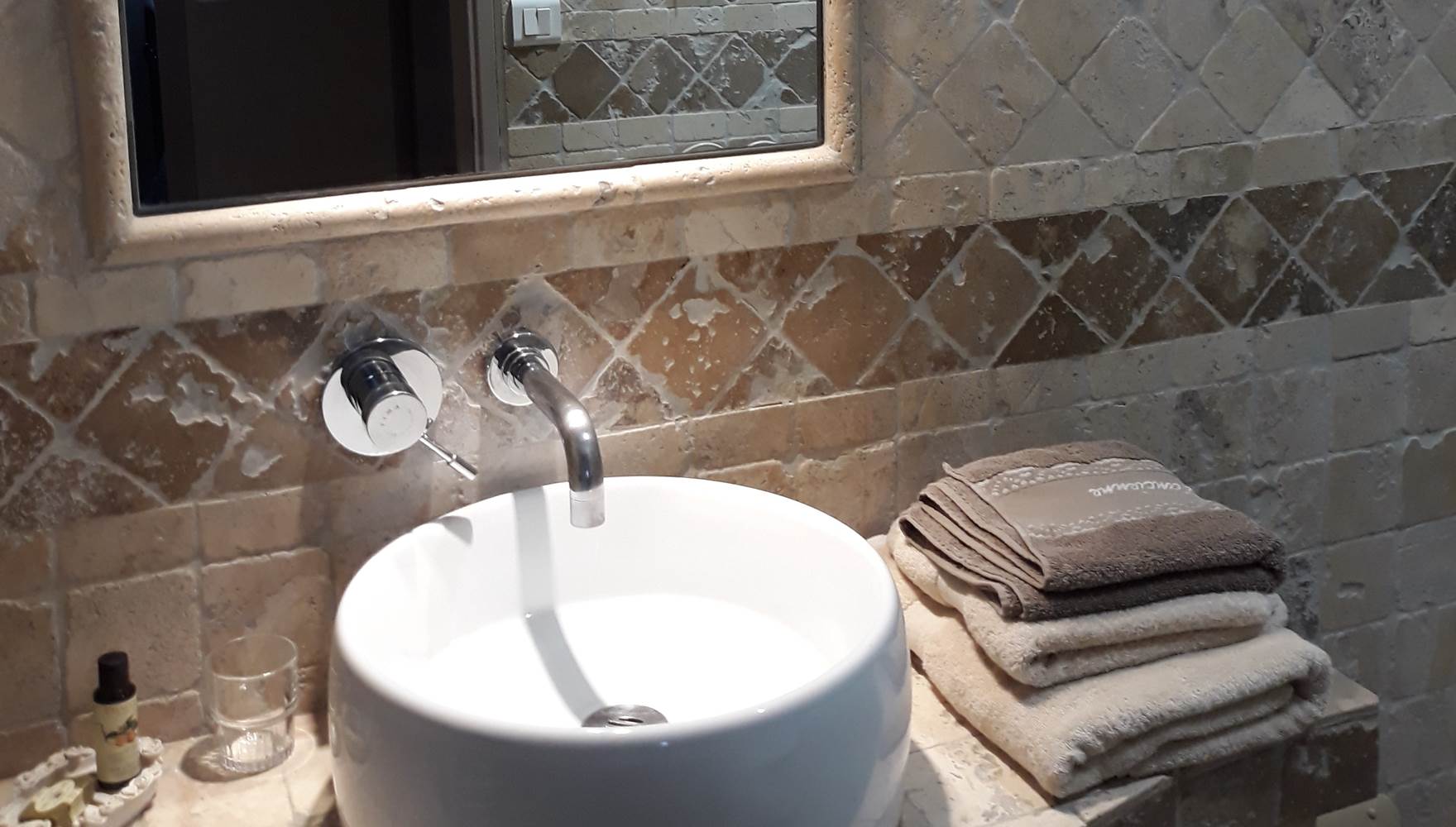 salle de douche côté vasque