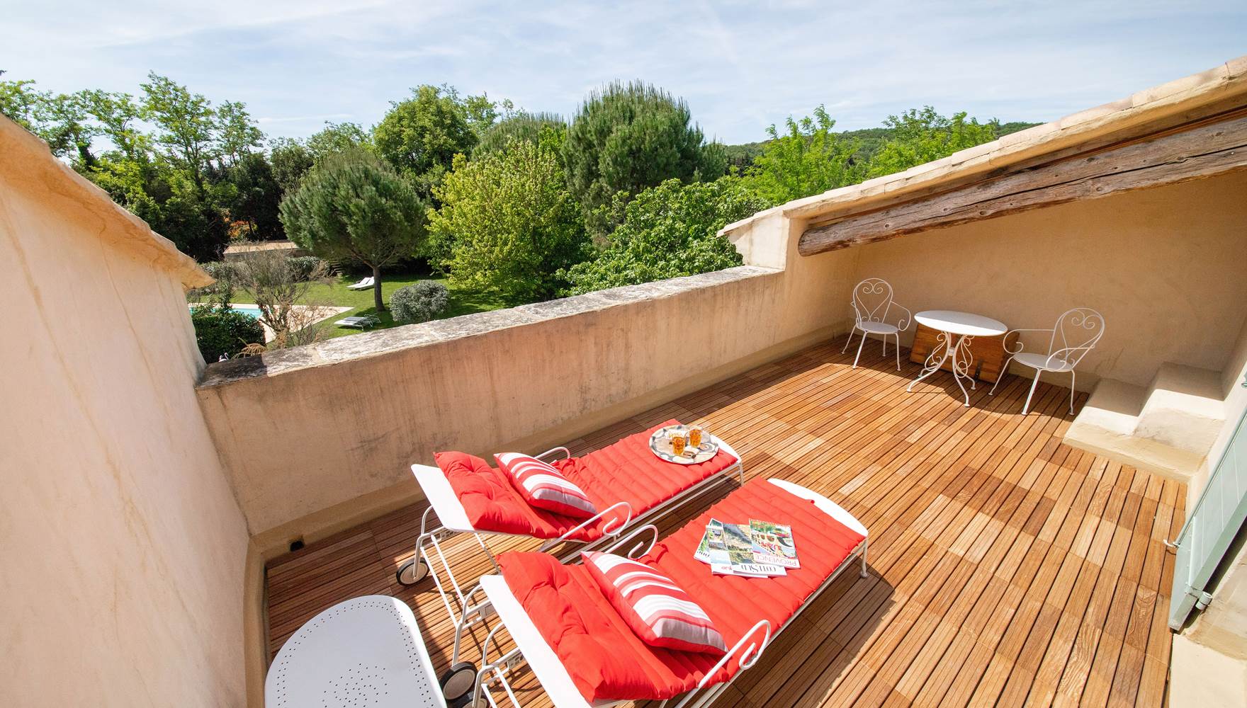 Mas-de-Martinet-chambre-Art-Deco-terrasse
